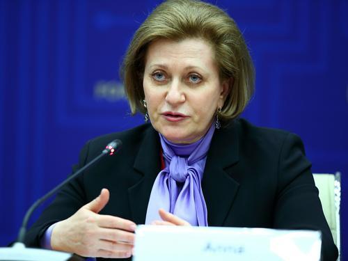 Попова заявила, что сейчас существуют связанные с клещами риски, так как они проснулись почти во всех регионах РФ