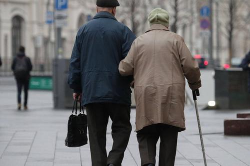 Трети российских пенсионеров не хватает средств на еду и обувь