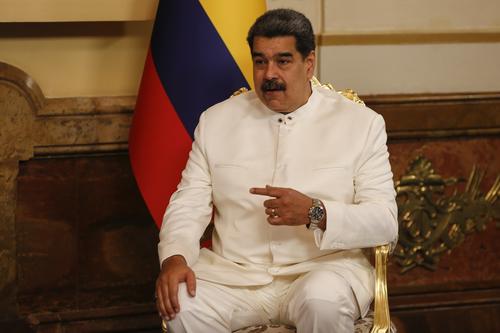 Мадуро послал к «черту» представителя Госдепа США, пригрозившего санкциями, если власти Венесуэлы не продолжат диалог с оппозицией