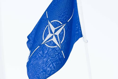 Полковник в отставке Литовкин: НАТО отстранится от Украины при допущении Киевом любой ошибки  
