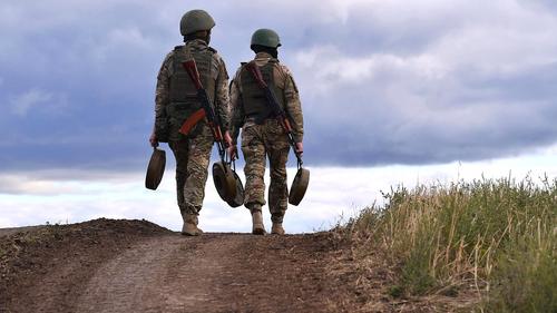 Володин: рискующие жизнью солдат, офицер, доброволец, защищая Россию в ходе СВО, должны иметь статус ветерана боевых действий
