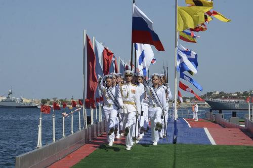 В Севастополе отменили парад Победы 9 мая по распоряжению министерства обороны РФ