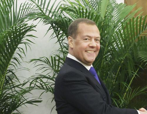 Медведев пообещал, что разгром «режима Зеленского» будет таким же, как поражение Паулюса в Сталинграде