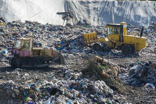 Росприроднадзор пытается закрыть мусорный полигон в Вырице Ленинградской области