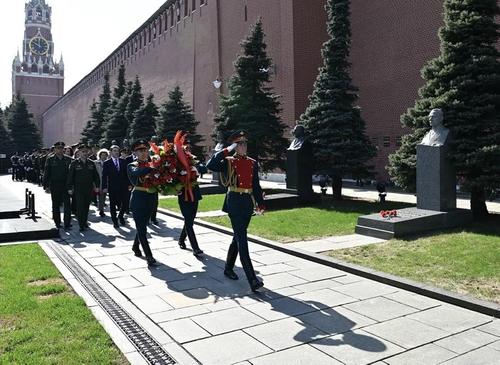 МО РФ: У Кремлевской стены почтили память Маршала Советского Союза Семена Михайловича Будённого