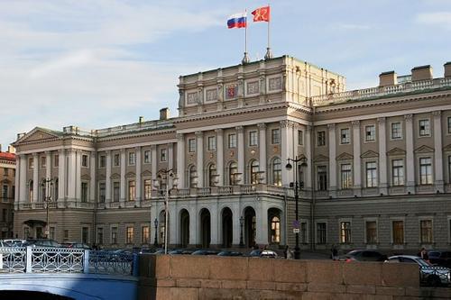 Стало известно, насколько выросла средняя зарплата в Санкт-Петербурге в 2022 году