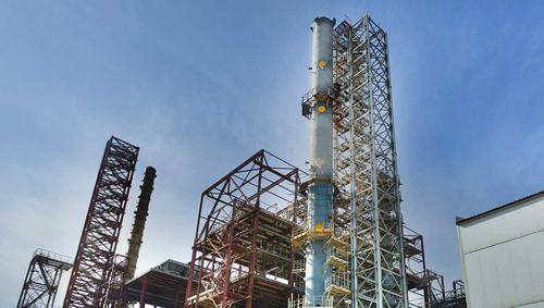 Ангарская нефтехимическая компания завершила монтаж колонны гидрообессеривания