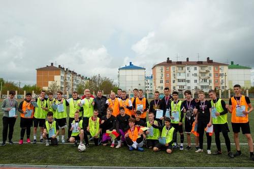Среди учеников школы №61 в Краснодаре провели товарищеский матч