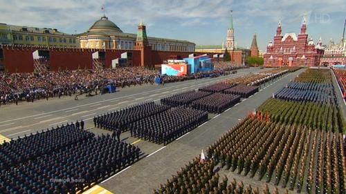 На военных парадах россияне увидят новые образцы военной техники
