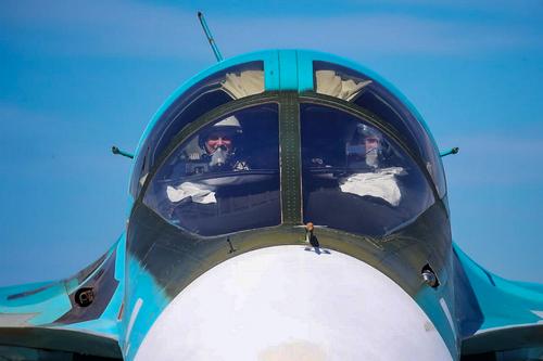Российский Су-34 накрыл управляемыми бомбами пункт дислокации иностранных наемников в Харьковской области