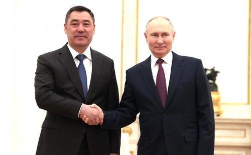 Владимир Путин провел встречу в Кремле с президентом Киргизии Садыром Жапаровым