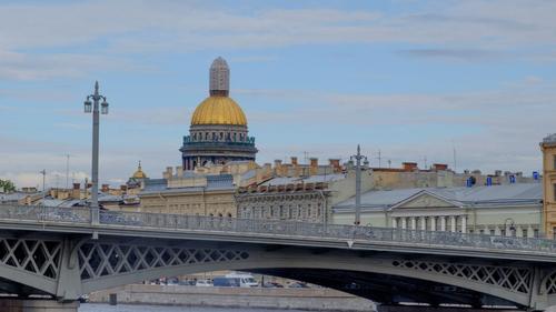 От заморозков к +15: Синоптики предупредили петербуржцев о переменчивости погоды на 9 Мая