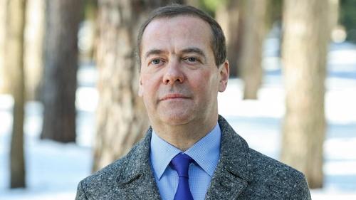 Медведев в ответ на идею Польши переименовать Калининград в Крулевец предложил называть ее Королевством Польским в составе России