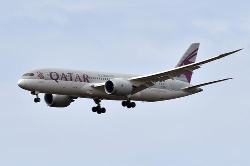 Самолет Qatar Airways совершил вынужденную посадку в Бангкоке из-за пострадавших при турбулентности людей
