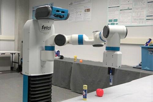  Учёные создали робота для помощи больным деменцией