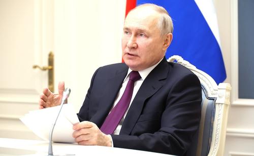 Президент Путин назвал противников России недоумками, которые руководствуются неоколониальными идеями