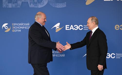 Лукашенко: Евразийский экономический союз начинался «на кухне у президента Путина»