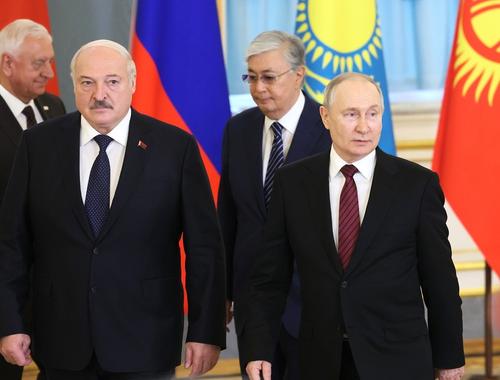 Лукашенко поблагодарил Путина за решение разместить в Белоруссии тактическое ядерное оружие