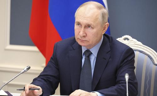 Песков сообщил, что в пятницу Путин проведет оперативное совещание Совбеза и международный телефонный разговор