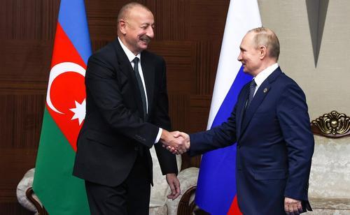 Путин направил Алиеву поздравления с Днем независимости Азербайджана