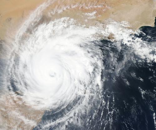 В сторону Японии движется чрезвычайно сильный тайфун «Мавар»