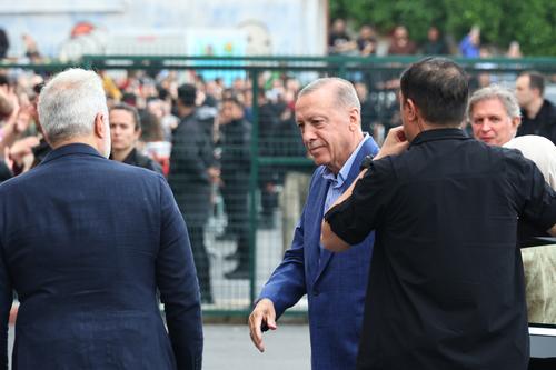 Президент Турции Эрдоган и украинский президент Зеленский обсудили по телефону ситуацию на Украине 