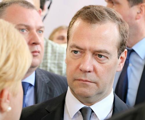 Медведев порекомендовал взять на мушку Лондон