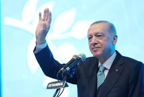 Эрдоган имеет квартиру, земельный участок и долг в пять миллионов лир 