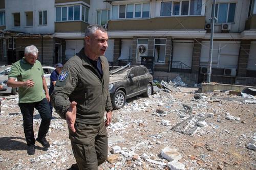 Между Кличко и Зеленским возник конфликт из-за закрытых бомбоубежищ в Киеве 