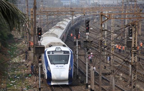 Hindustan Times: в Индии столкновение двух поездов привело к гибели около 30 человек
