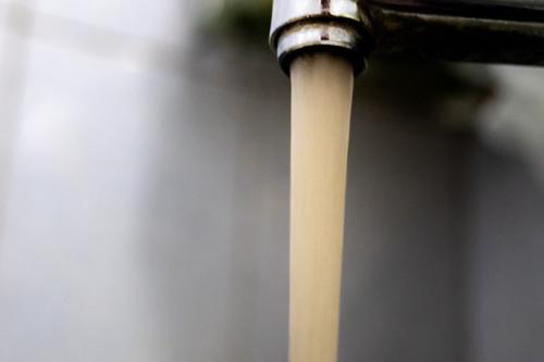 Южноуральцы массово жалуются на проблемы с водой