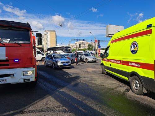 В Санкт-Петербурге произошло массовое столкновение автомобилей
