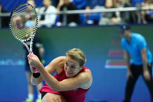 Российская теннисистка Анастасия Павлюченкова вышла в четвертьфинал «Ролан Гаррос» после победы над бельгийкой Элисе Мертенс