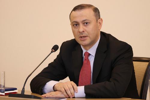 Секретарь Совбеза Армении Григорян заявил, что Ереван нашел альтернативу российскому оружию