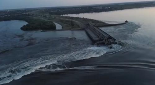 «Ведомости»: из-за прорыва Каховской ГЭС в зоне риска подтопления находятся 22 тысячи человек 
