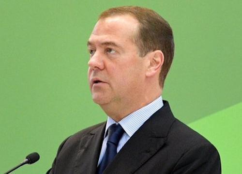 Медведев заявил, что контрнаступление украинских войск не принесло никаких неожиданностей