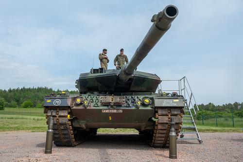 Экс-посол ЛНР Мирошник: в Rheinmetall AG подтвердили уничтожение танков Leopard 2, поставленных Украине, в бою с армией России