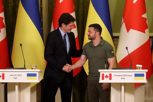 Зеленский заявил, что Украина готова помочь Канаде в тушении масштабных лесных пожаров