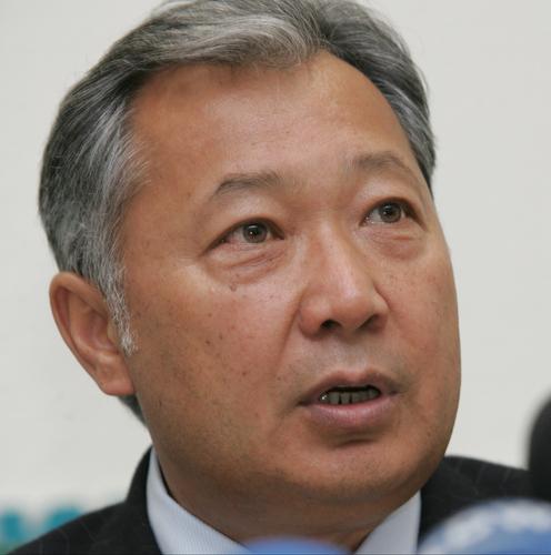ТАСС: бывший президент Киргизии Бакиев приговорен к 10 годам лишения свободы по делу о коррупции, его младший сын - к 13