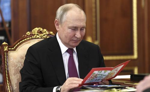Путин: у России есть много друзей по всему миру, которые не попадут под чужое давление 