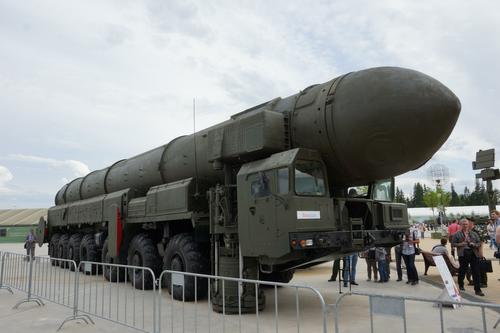 В докладе SIPRI сообщается о росте числа развернутых ядерных боеголовок у России и США