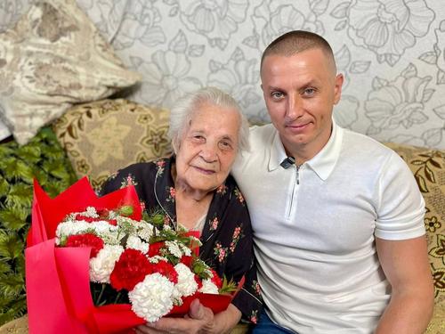 Андрей Анашкин поздравил ветерана ВОВ Марию Губину с 101-летием