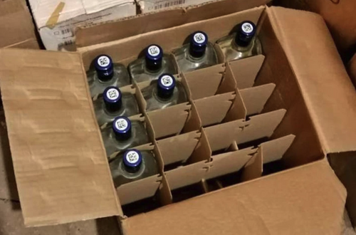 В Хабаровском крае уничтожили 100 литров контрафактного алкоголя