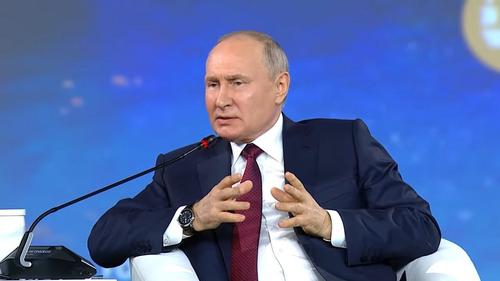 Путин: Европа, пугающая Россию риском зависимости от Китая, сама давно в нее попала