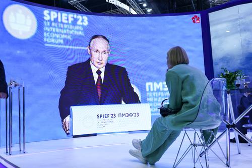 Президент Путин: у России практически нет контактов с США, но не она от них отказалась