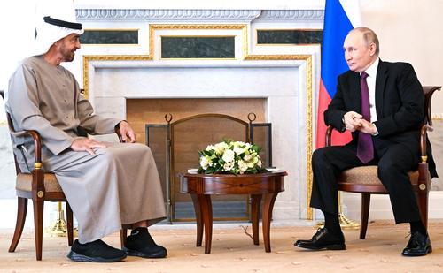 Пресс-служба Кремля: Путин в пятницу встретится с лидером ОАЭ, принимающим участие в ПМЭФ
