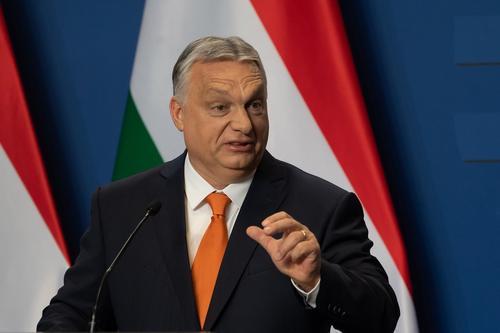 Премьер Венгрии Орбан заявил, что конфликт на Украине может остановить только экс-президент США Трамп 