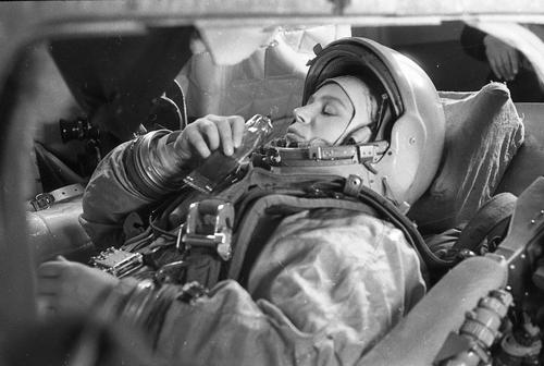 Первая в мире женщина-космонавт Валентина Терешкова стала первым кавалером ордена Гагарина