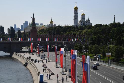 Внешняя разведка России призвала работников дипмиссий Украины с семьями «приезжать в Москву», заявив, что гарантирует безопасность