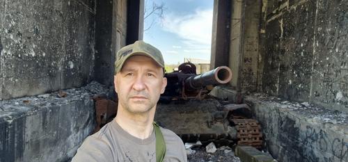 Военный корреспондент Эдуард Самылин: Умею хорошо стрелять и  Родину люблю